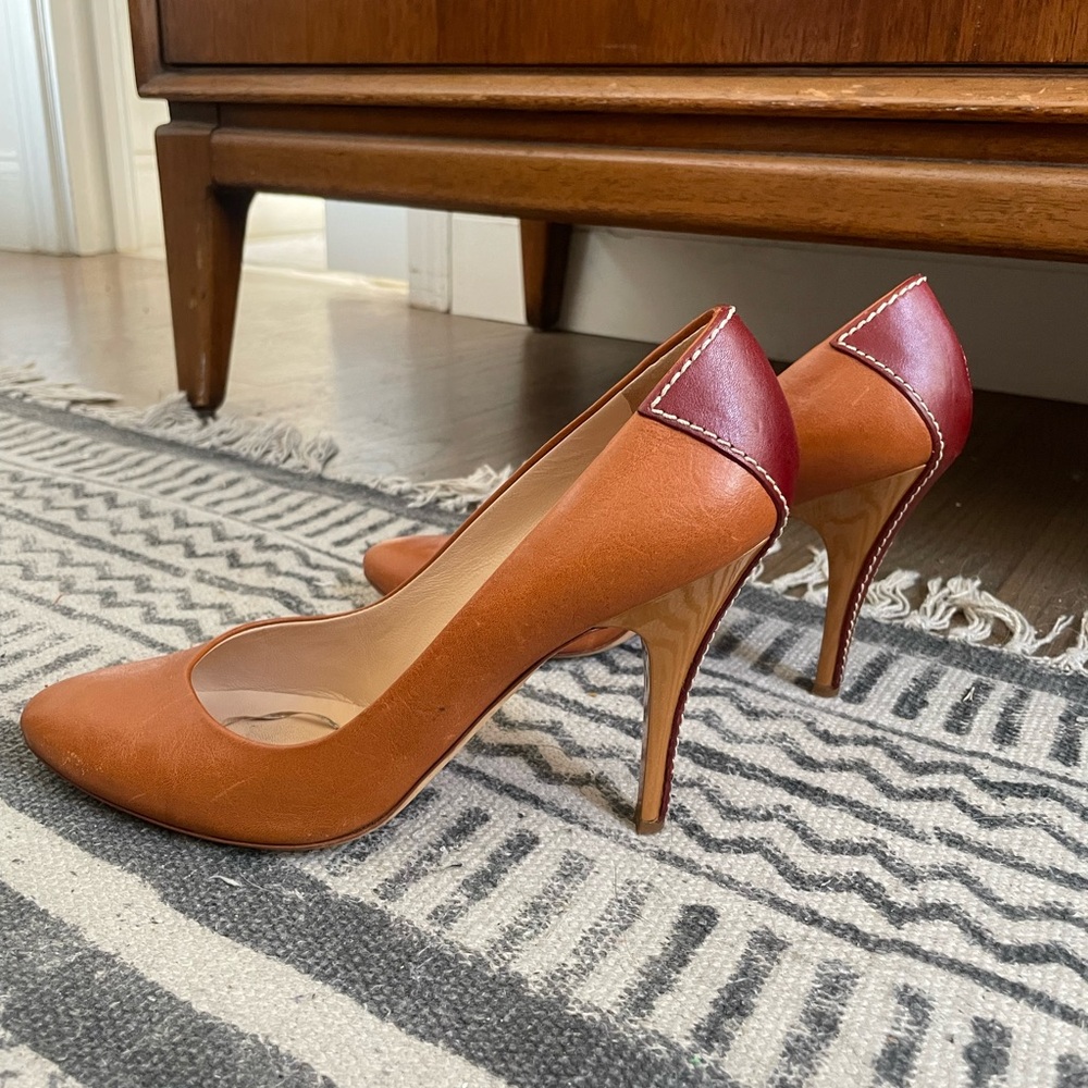 Escada Leather Round Toe Pumps With Contrast Heel